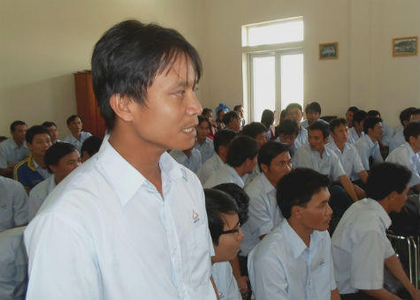 Công nhân một nhà máy khốn đốn vì cơ quan chức năng thiếu quyết liệt